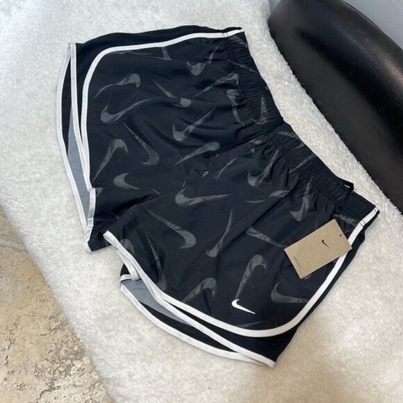 Nike Women's Run Dri-FIT Tempo Swoosh All Over Print Shorts - Picture 7 of 11